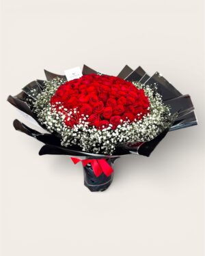 100 rosas rojas con gypso