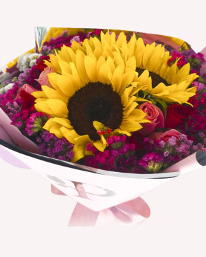 12 rosas combinadas y 3 girasoles con leticia