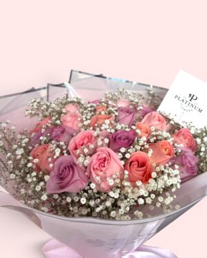 24 rosas de colores pasteles en gypso