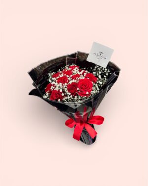 12 rosas rojas con gypso