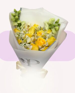 12 ROSAS AMARILLAS CON ASTRO