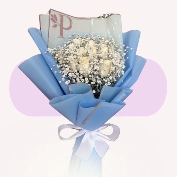 12 ROSAS BLANCAS CON GYPSO PLATINUM