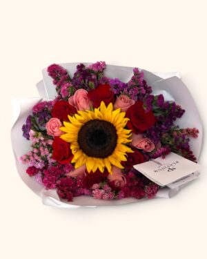12 rosas combinadas, 1 girasol con leticia