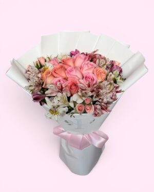 12 Rosas dovela con astromelia y mini rosa
