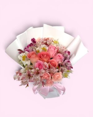 6 Rosas dovela con astromelia y mini rosa