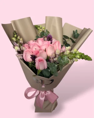 Mix 12 rosas rosas con perrito