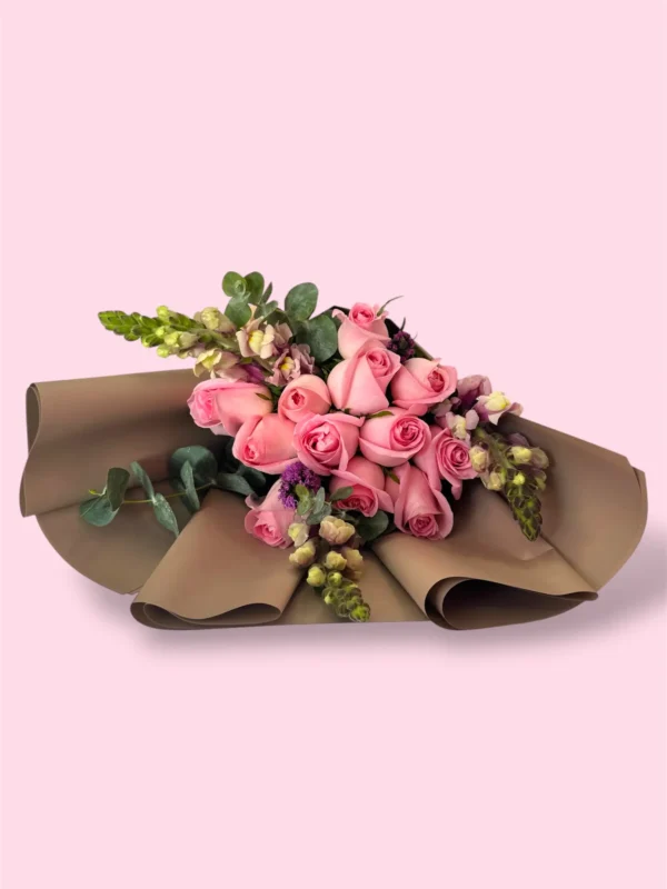 Mix 12 rosas rosas con perrito - Imagen 3