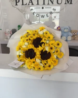 3 Girasoles con solea y mini rosa blanca