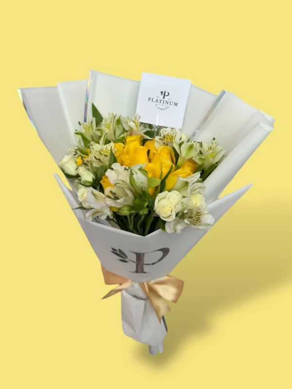 12 Rosas Amarillas Con Astromelia Y Mini Rosas - Imagen 2