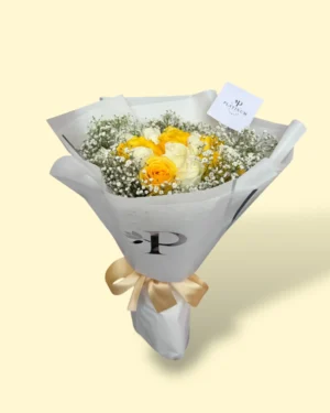 24 rosas amarillas con blancas y gypso a