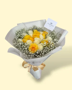 24 rosas amarillas con blancas y gypso