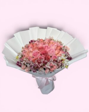 36 Rosas dovela con astromelia y mini rosa